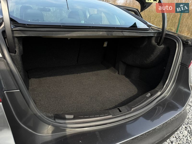 Седан Ford Fusion 2016 в Дрогобыче