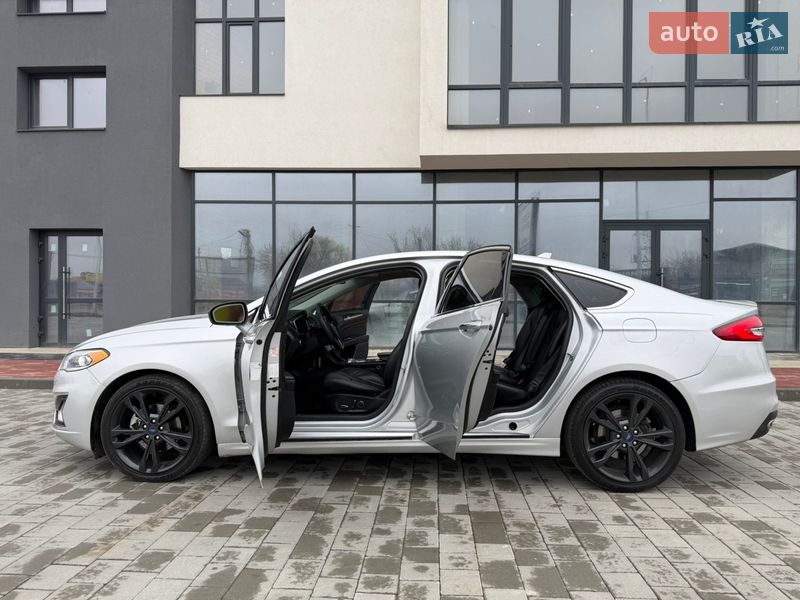 Седан Ford Fusion 2019 в Ивано-Франковске