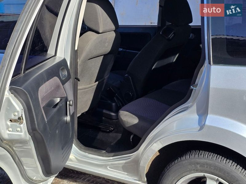 Хэтчбек Ford Fusion 2008 в Киеве