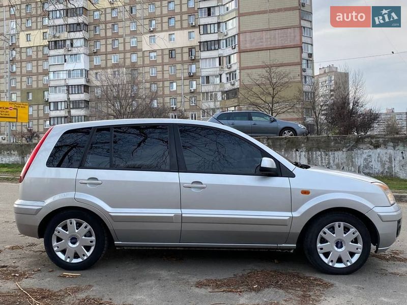 Хэтчбек Ford Fusion 2011 в Киеве