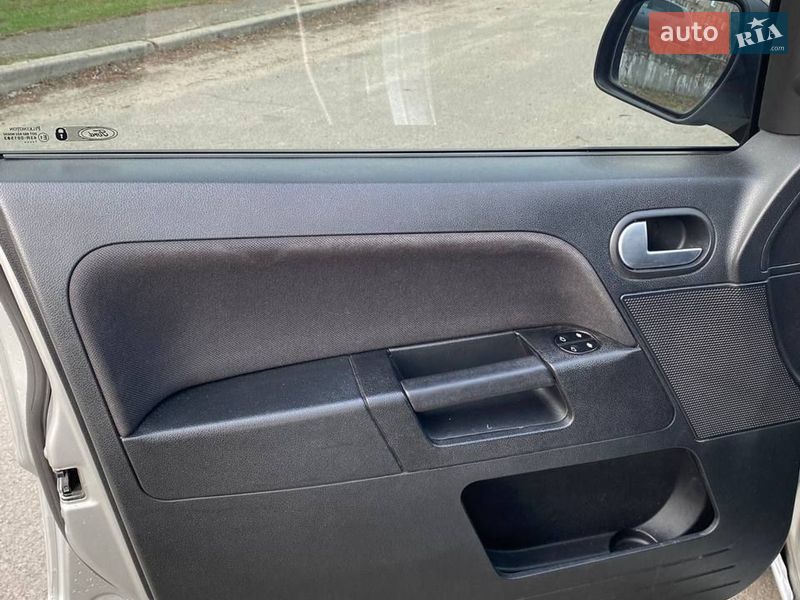 Хэтчбек Ford Fusion 2011 в Киеве