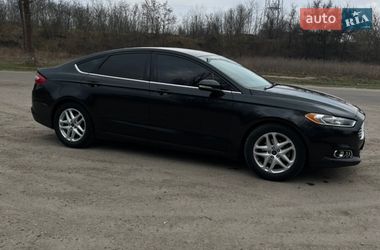 Седан Ford Fusion 2015 в Олександрії