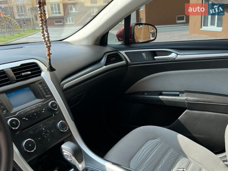 Седан Ford Fusion 2015 в Софиевской Борщаговке
