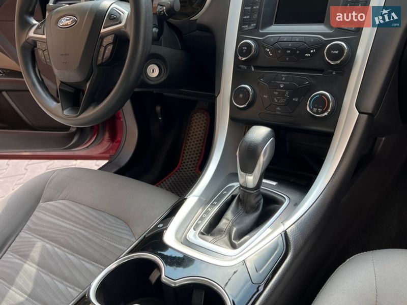 Седан Ford Fusion 2015 в Софиевской Борщаговке