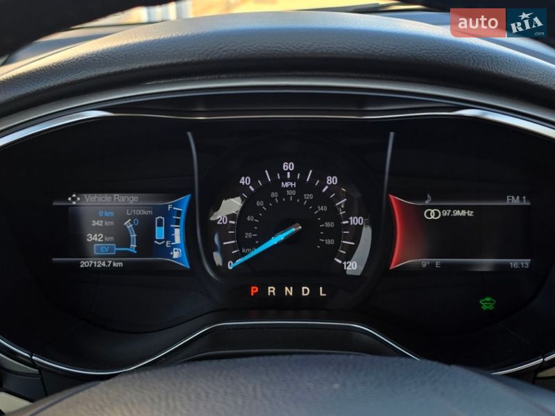 Седан Ford Fusion 2013 в Ужгороді