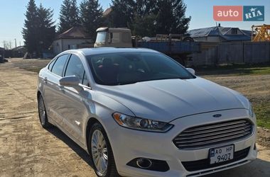 Седан Ford Fusion 2013 в Ужгороде