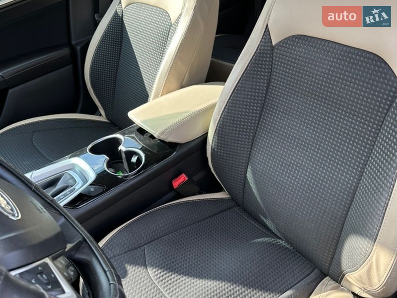 Седан Ford Fusion 2014 в Львове