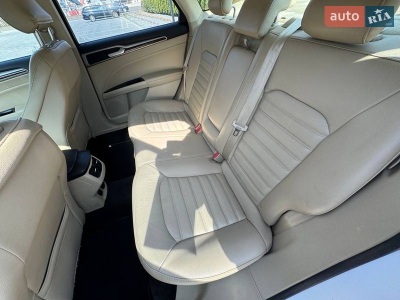 Седан Ford Fusion 2016 в Луцьку