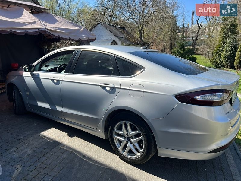 Седан Ford Fusion 2016 в Городку