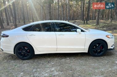 Седан Ford Fusion 2015 в Ровно