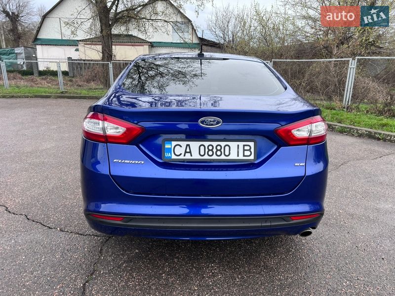 Седан Ford Fusion 2013 в Смілі