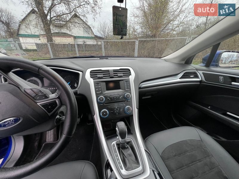 Седан Ford Fusion 2013 в Смілі