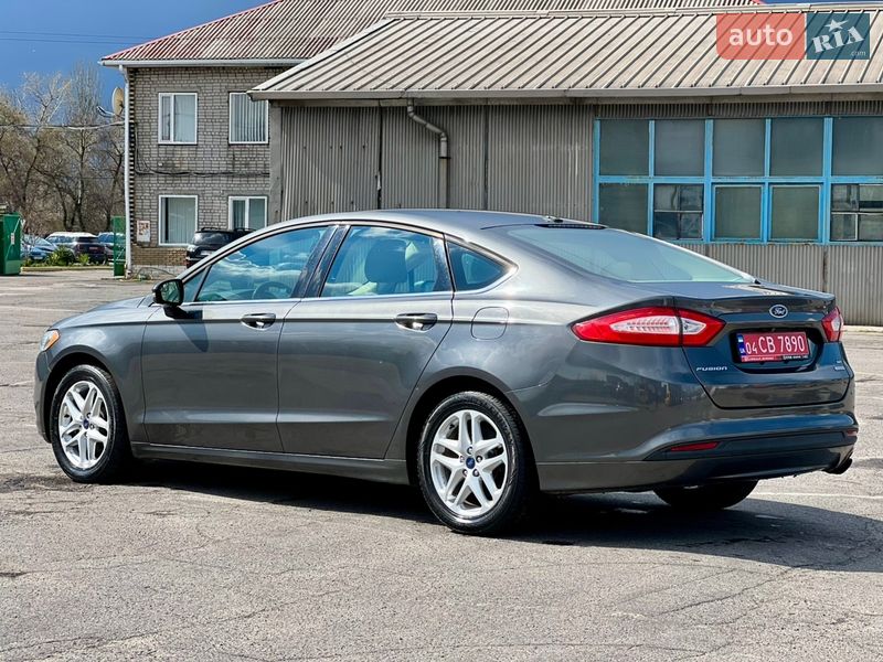 Седан Ford Fusion 2015 в Горішніх Плавнях