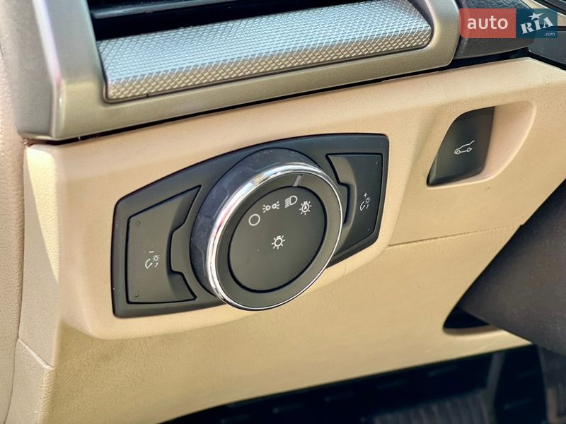 Седан Ford Fusion 2015 в Горішніх Плавнях