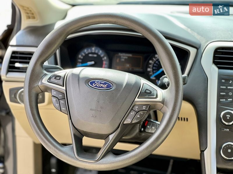 Седан Ford Fusion 2015 в Горішніх Плавнях