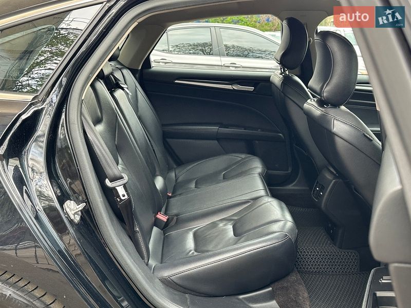 Седан Ford Fusion 2017 в Одесі