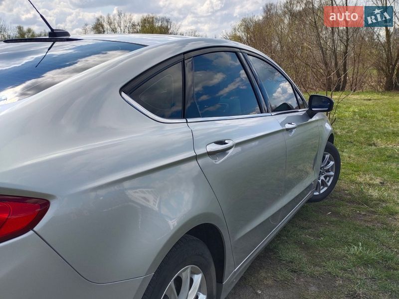 Седан Ford Fusion 2017 в Шостці