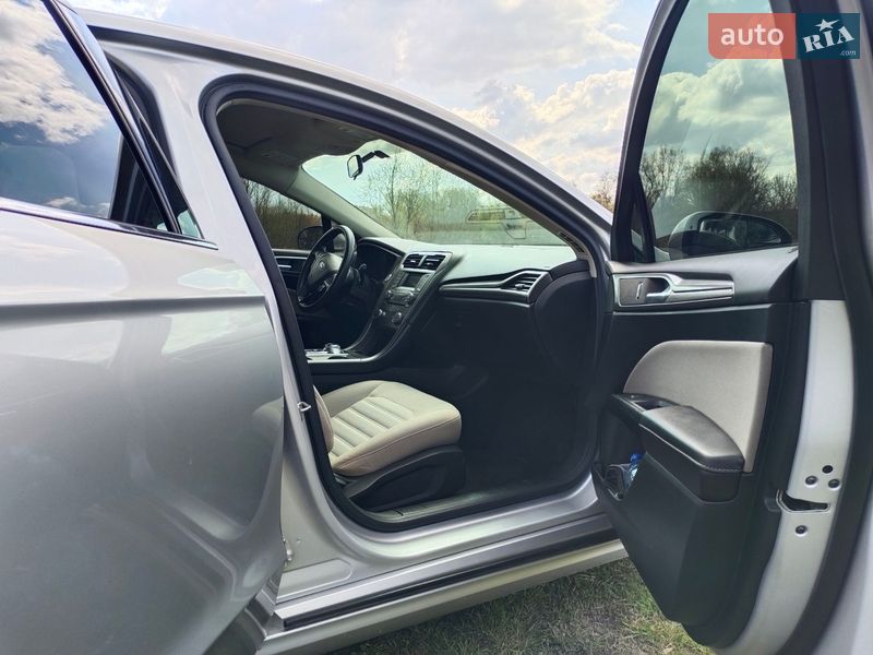 Седан Ford Fusion 2017 в Шостці