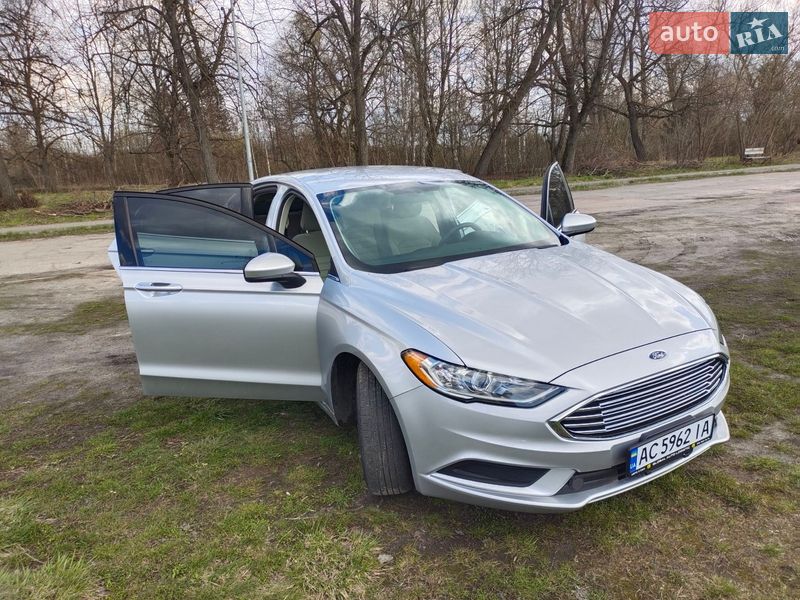 Седан Ford Fusion 2017 в Шостці