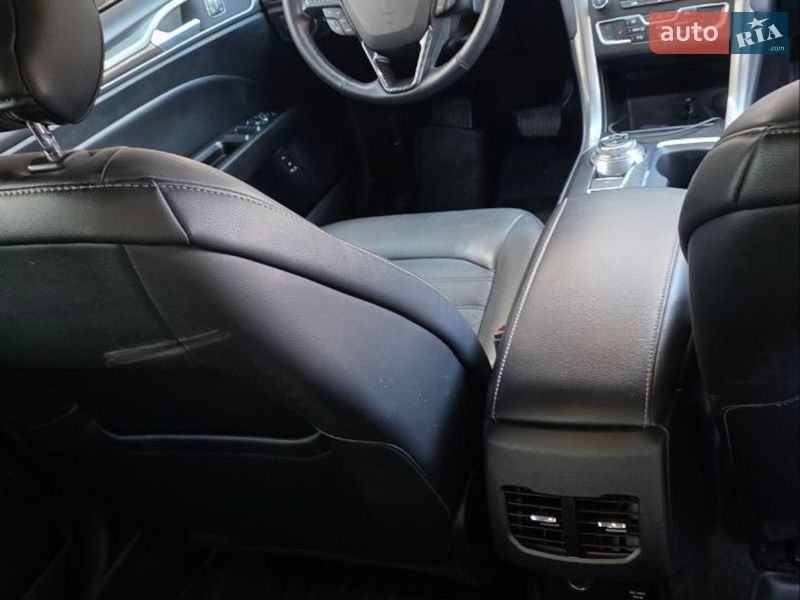 Седан Ford Fusion 2018 в Шептицькому