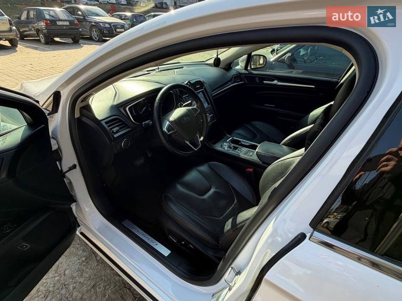 Седан Ford Fusion 2019 в Львове