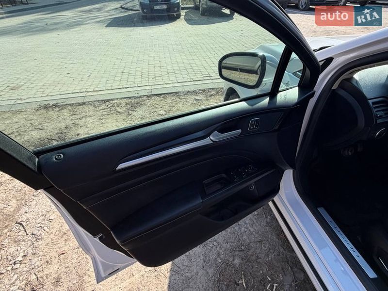 Седан Ford Fusion 2019 в Львове