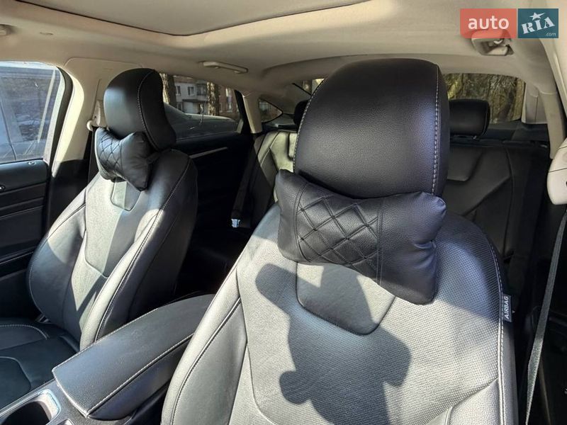 Седан Ford Fusion 2019 в Львове