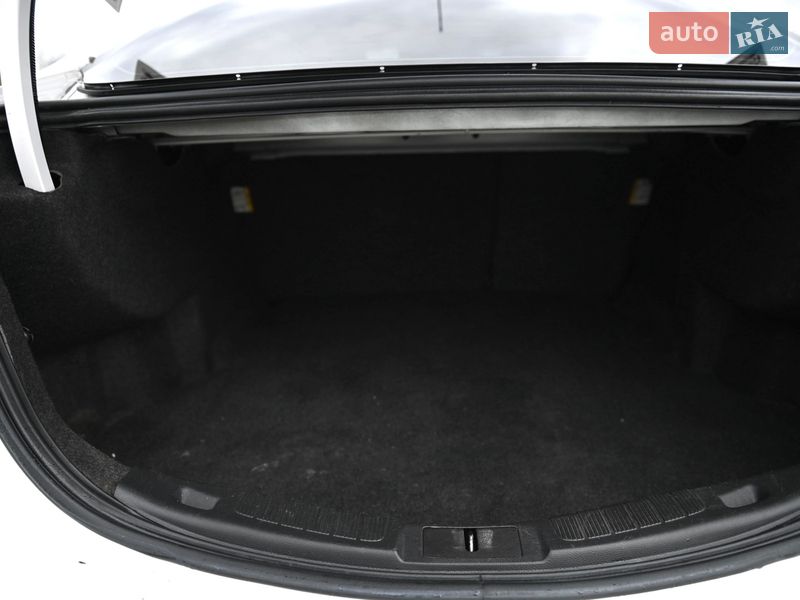 Седан Ford Fusion 2013 в Львові