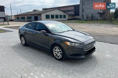 Седан Ford Fusion 2015 в Львове