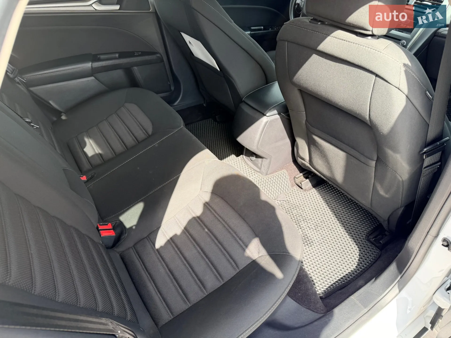 2016 Ford Fusion - мініатюра 25