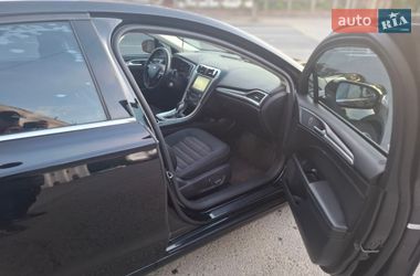 Седан Ford Fusion 2015 в Ужгороді
