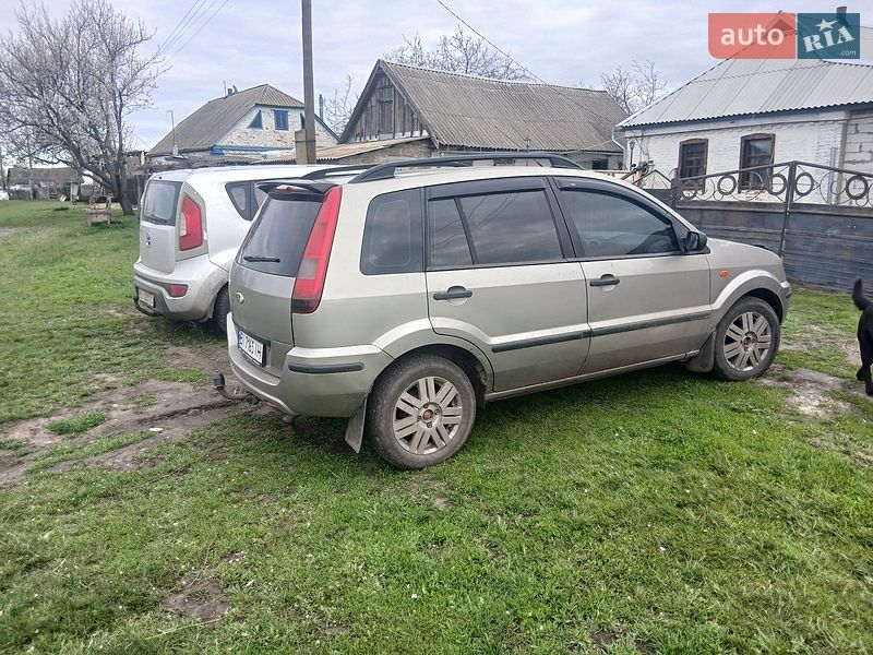 Ford Fusion 2004