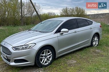 Седан Ford Fusion 2016 в Тростянці