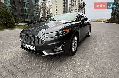 Седан Ford Fusion 2019 в Києві
