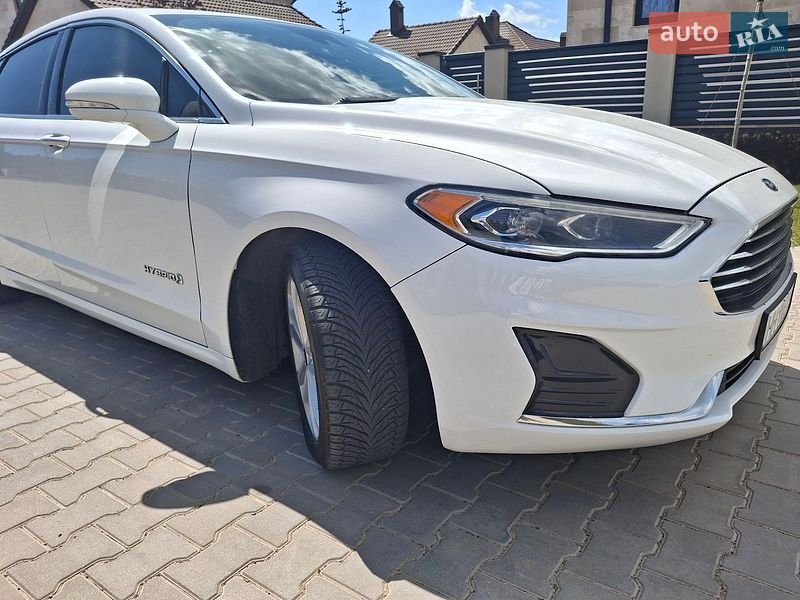 Седан Ford Fusion 2019 в Одесі