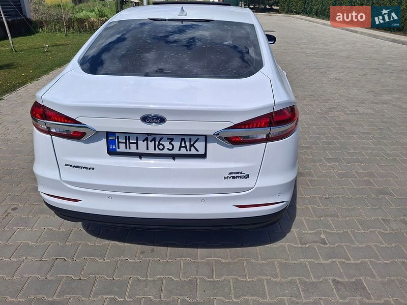 Седан Ford Fusion 2019 в Одесі