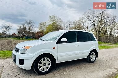 Хэтчбек Ford Fusion 2010 в Ромнах