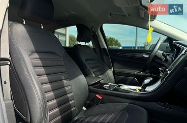 Седан Ford Fusion 2016 в Мукачевому