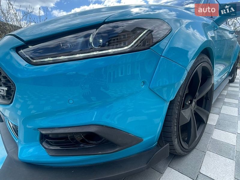 Седан Ford Fusion 2013 в Львові