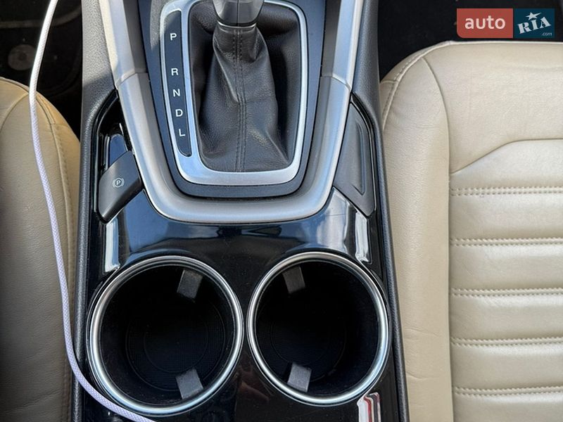 Седан Ford Fusion 2012 в Стрию