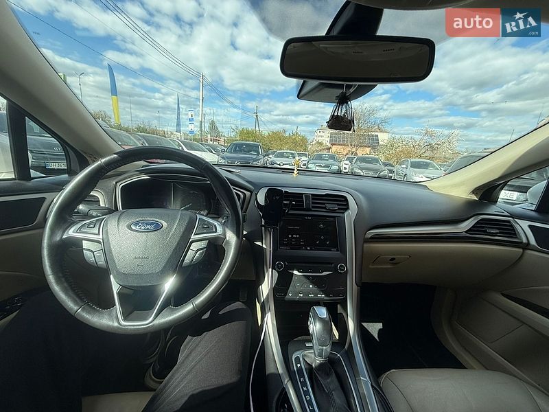 Седан Ford Fusion 2012 в Стрию