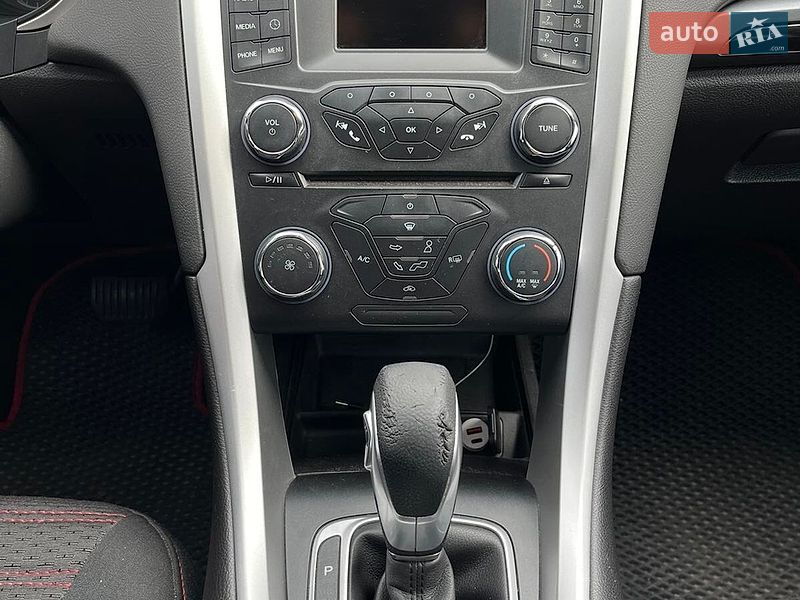 Седан Ford Fusion 2014 в Чернігові
