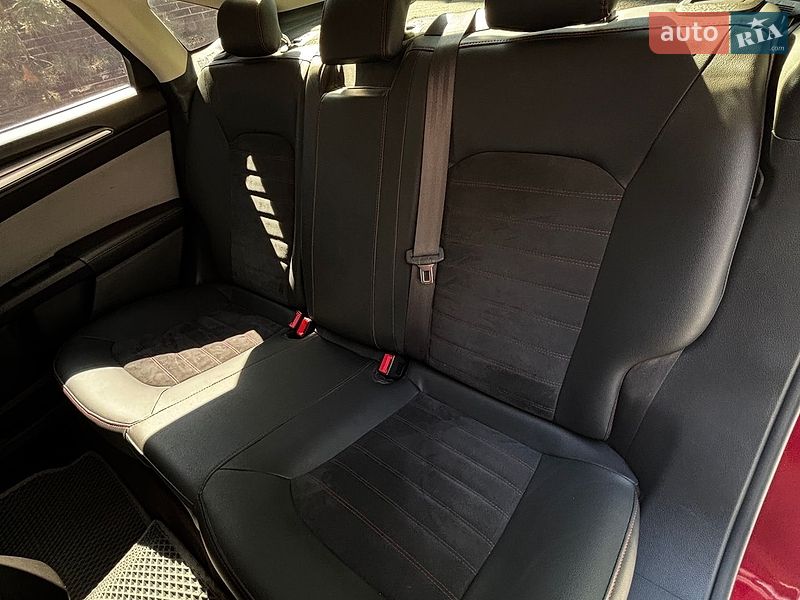 Седан Ford Fusion 2014 в Білогородці