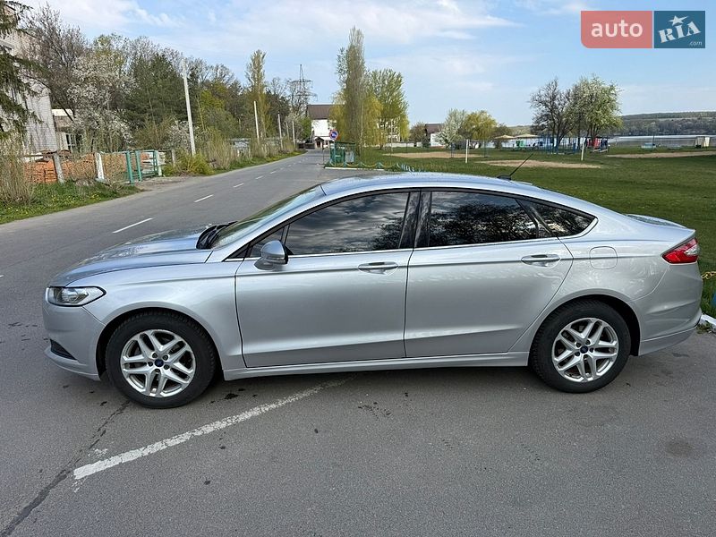 Седан Ford Fusion 2016 в Ладижині