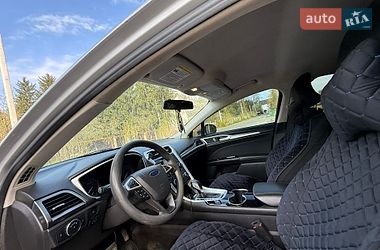 Седан Ford Fusion 2016 в Ладижині