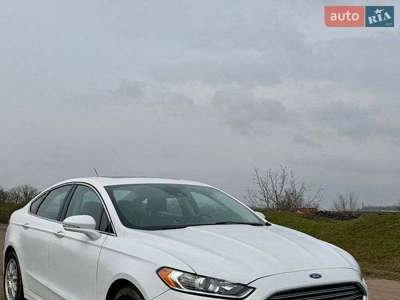 Седан Ford Fusion 2016 в Одесі