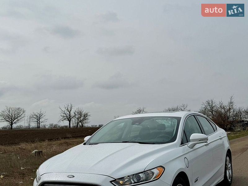 Седан Ford Fusion 2016 в Одесі