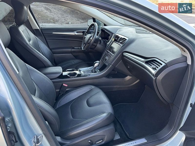 Седан Ford Fusion 2013 в Снятине