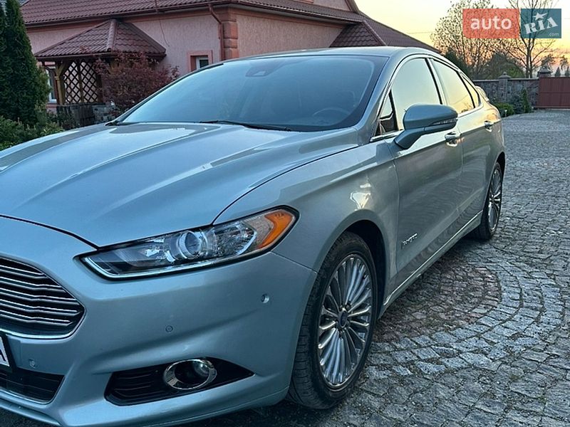 Седан Ford Fusion 2013 в Снятине