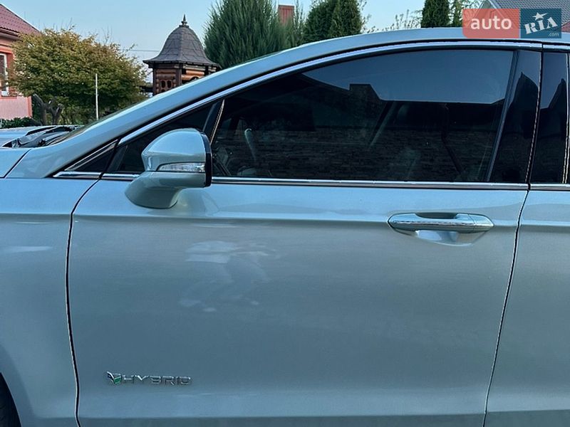 Седан Ford Fusion 2013 в Снятине